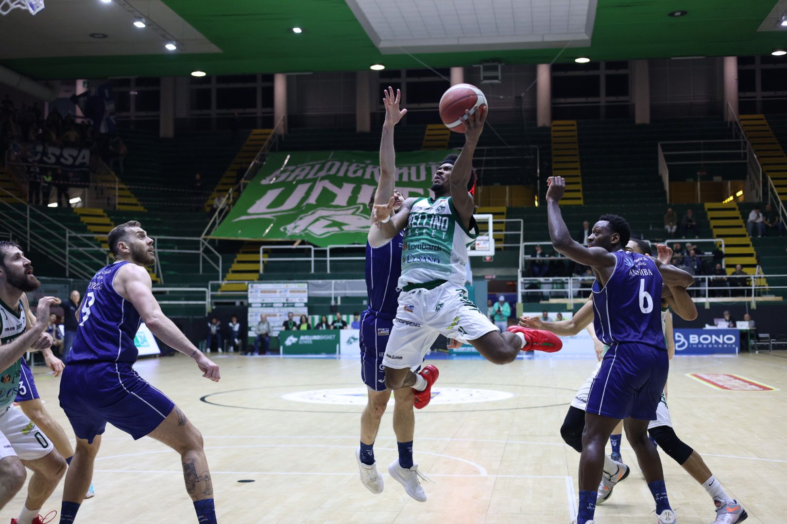 L'Unicusano Avellino Basket non sbaglia e porta la Fortitudo a Gara 5