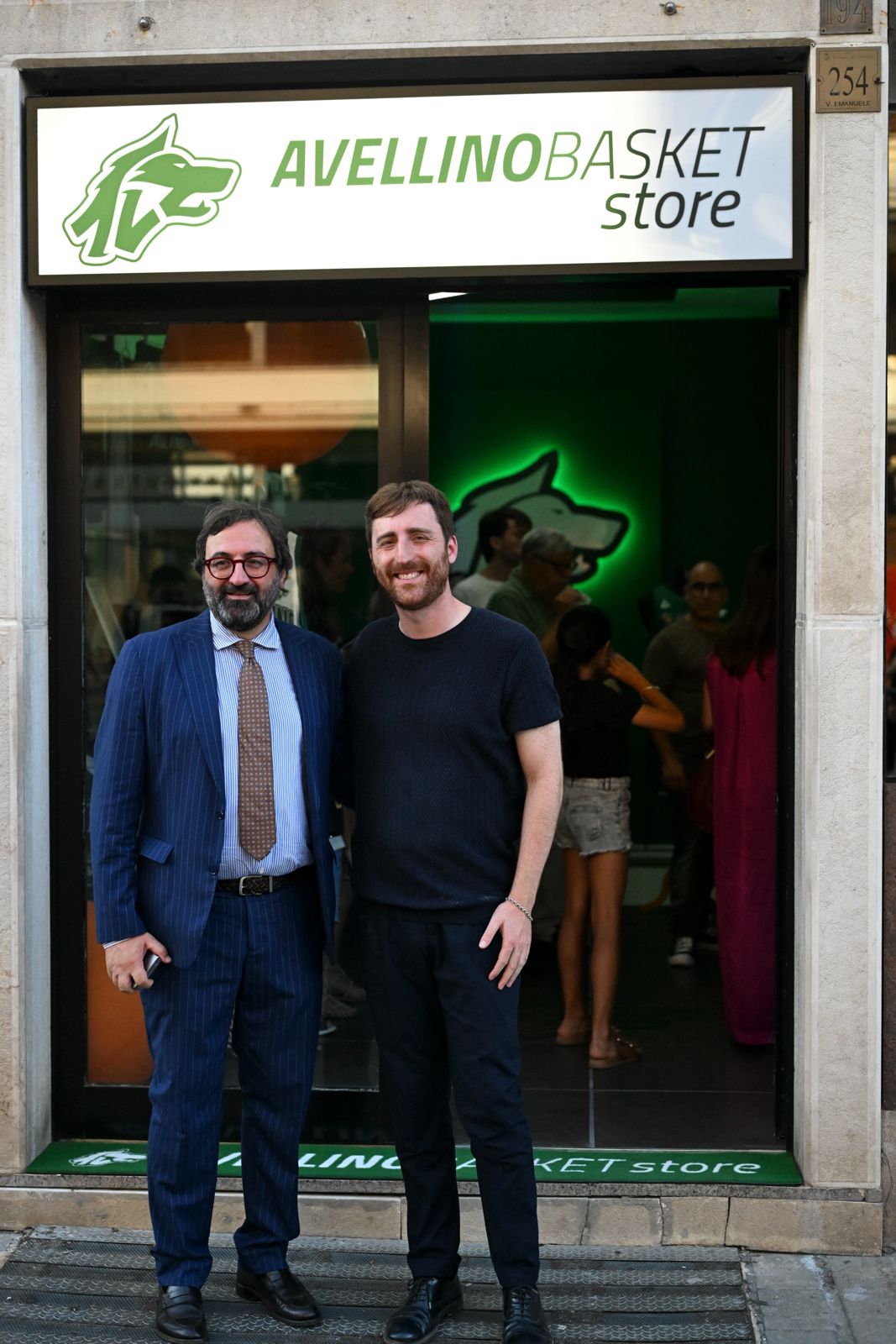 Halley Campania Avellino Basket: Si alza il sipario sullo store e primi abbonati