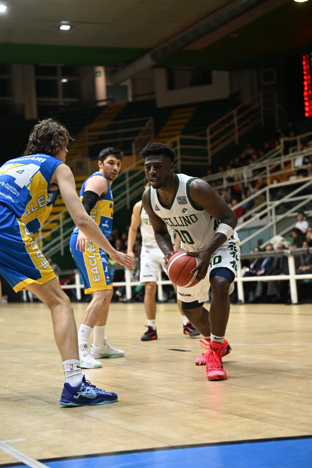 Avellino Basket a Livorno, sfida ad alta tensione